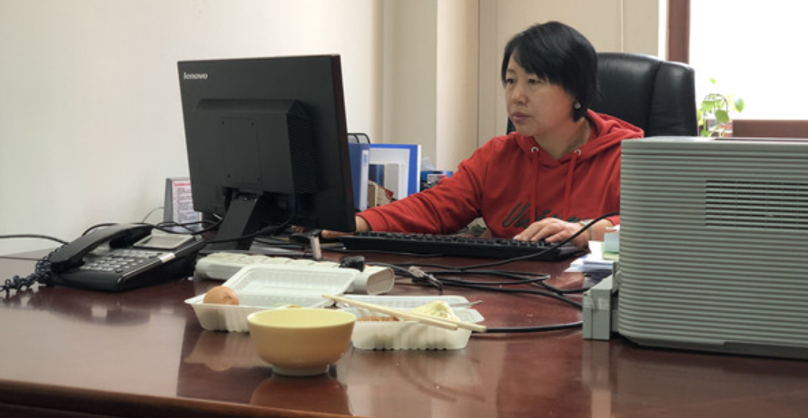 面向污染和艰险的“逆行人”