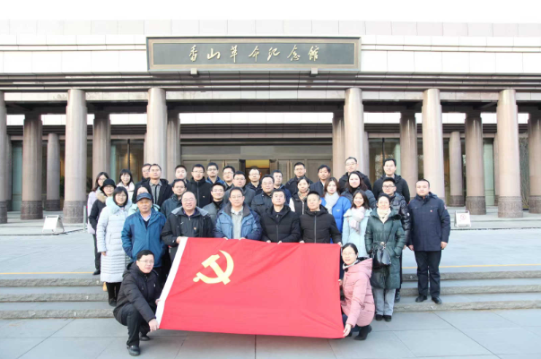 当好新时代党的创新理论的“传经布道”人